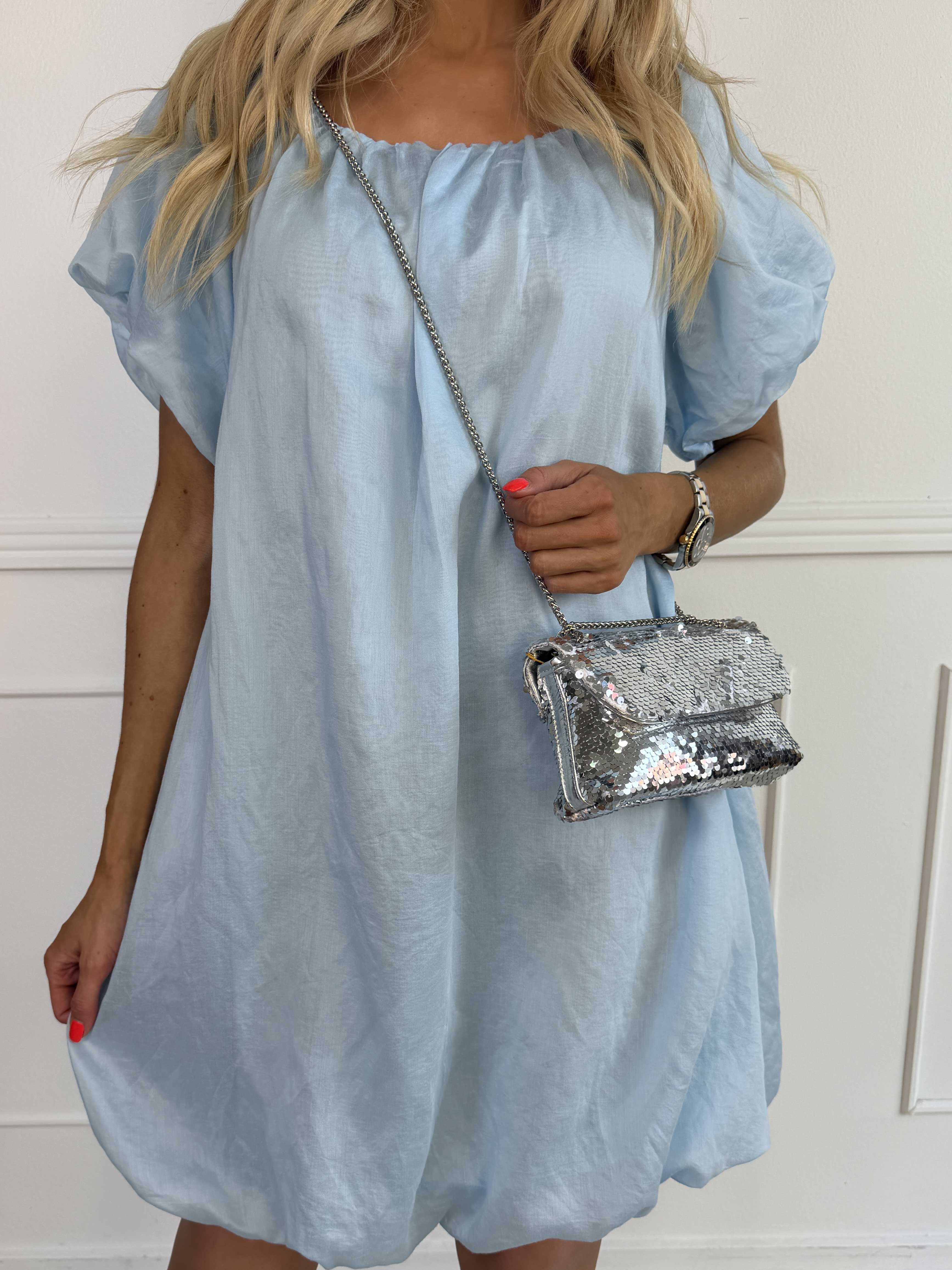 Isabel - Luftig kjole i viskose med let puf-effekt